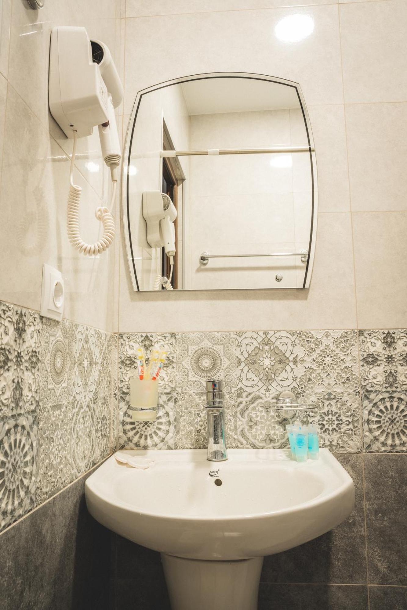 Hh Hotel Tbilisi Exteriér fotografie